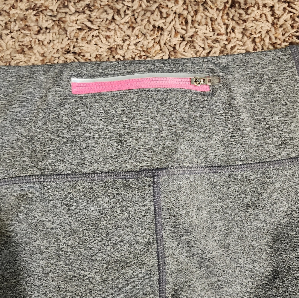 *MPG Capris* - Picture 3 of 3